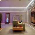深圳市南山區后?，F代服裝專賣店裝修設計大廳