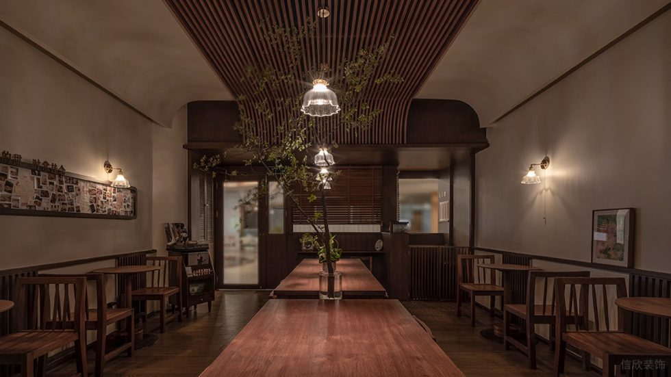 深圳南山港灣麗都深木色復古風糖水店裝修案例用餐區(qū)域
